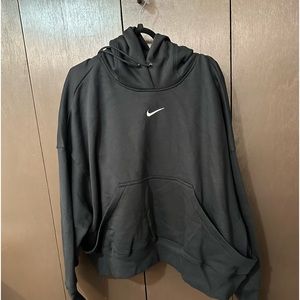 Cropped oversized hoodie